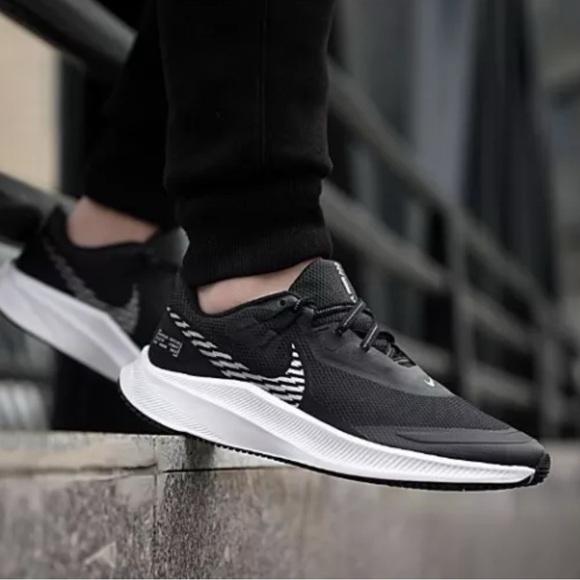 Nike Quest 3 Shield Men Running Shoes CQ8894 001 - Picture 3 of 16